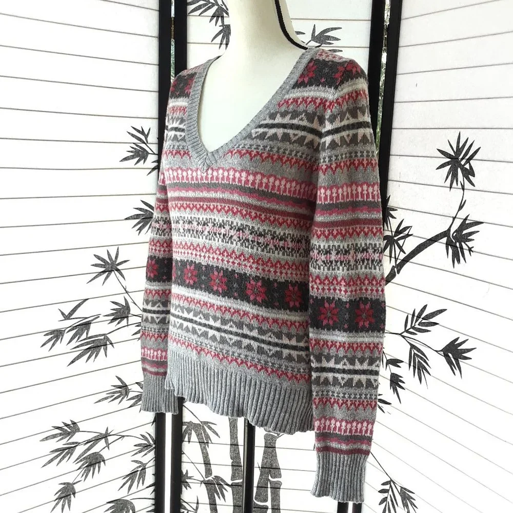 ❤️ Old Navy Winter Themed Striped Sweater 2/$15